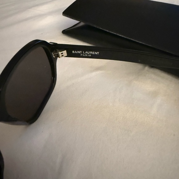 Saint Laurent Classic Black Sunglasses - Picture 1 of 4